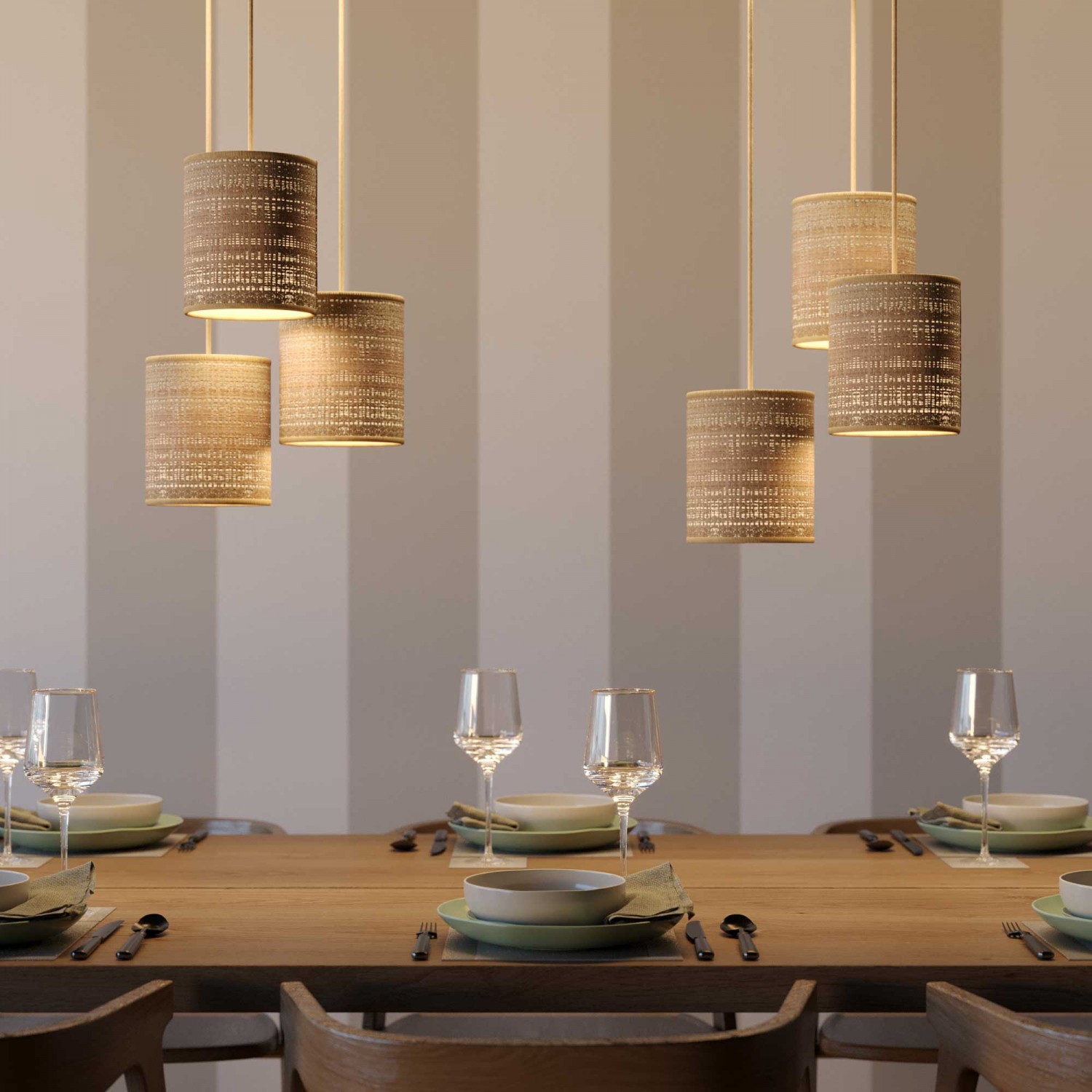 Závesná lampa s textilným káblom, prírodným valcovým tienidlom a drevenými detailmi – Vyrobená v Taliansku