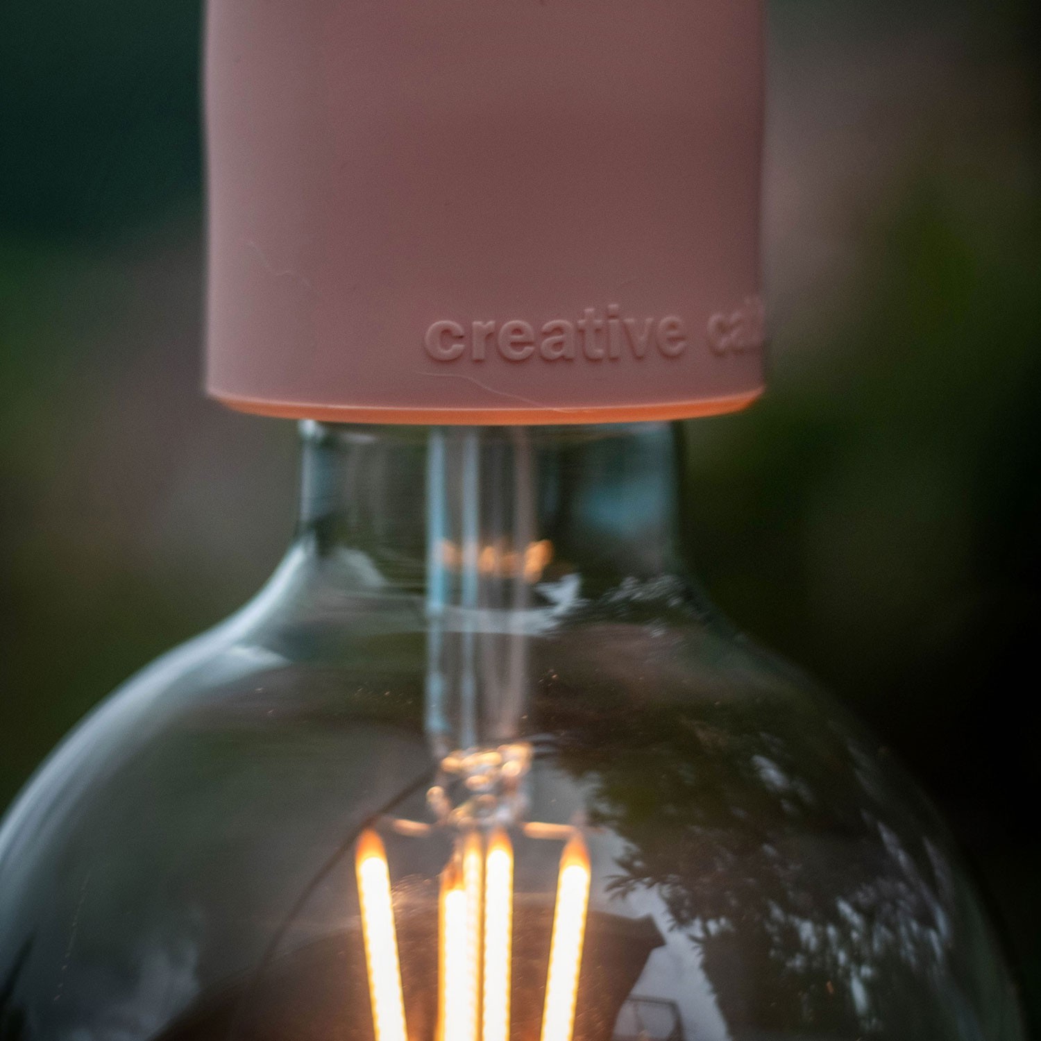 EIVA PASTEL - Závesná lampa do exteriéru IP65 s textilným káblom, farebnou silikónovu rozetou a objímkou, vodeodolná