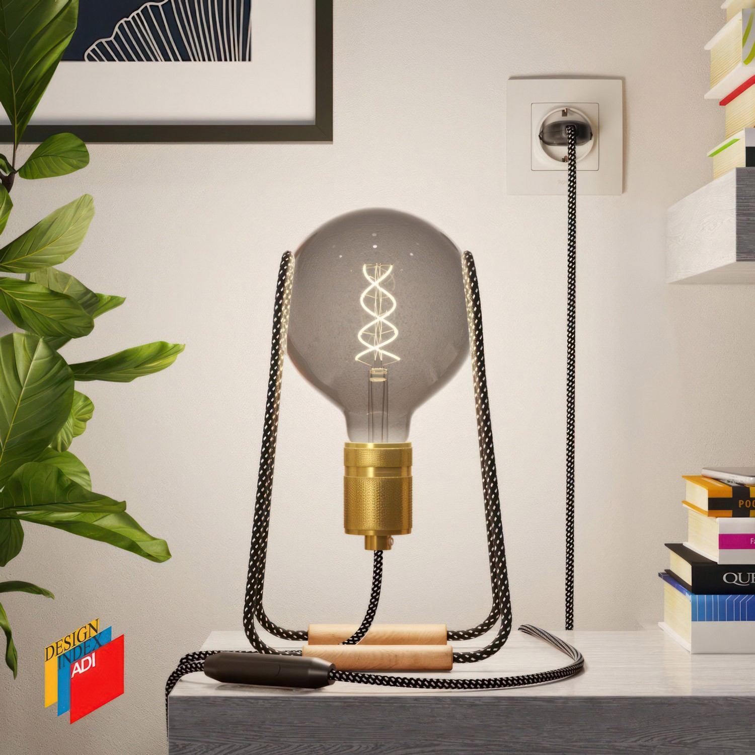 Taché Elegant, stolná lampa s textilným káblom, vypínačom a dvojpólovou zástrčkou