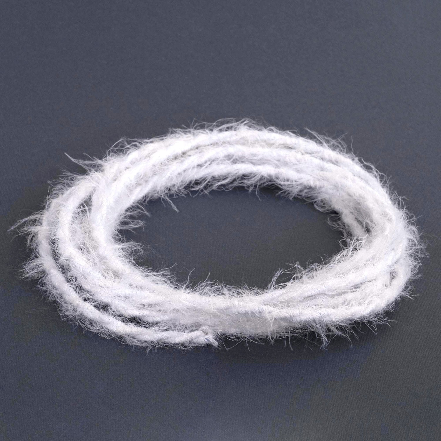Burlesque - stočený textilný elektrický kábel s chlpatým efektom TP01 biely