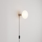 Lampada con spina con finitura metallica e lampadina LED Ellipse effetto porcellana - Titanio satinato