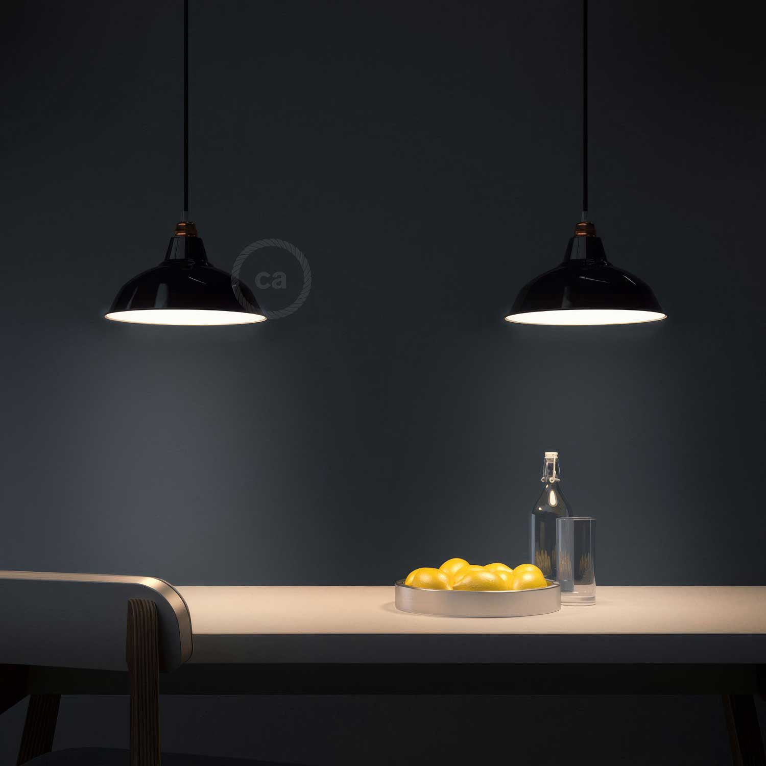 Lampada a sospensione completa di cavo tessile, paralume Bistrot e finiture in metallo - Nero