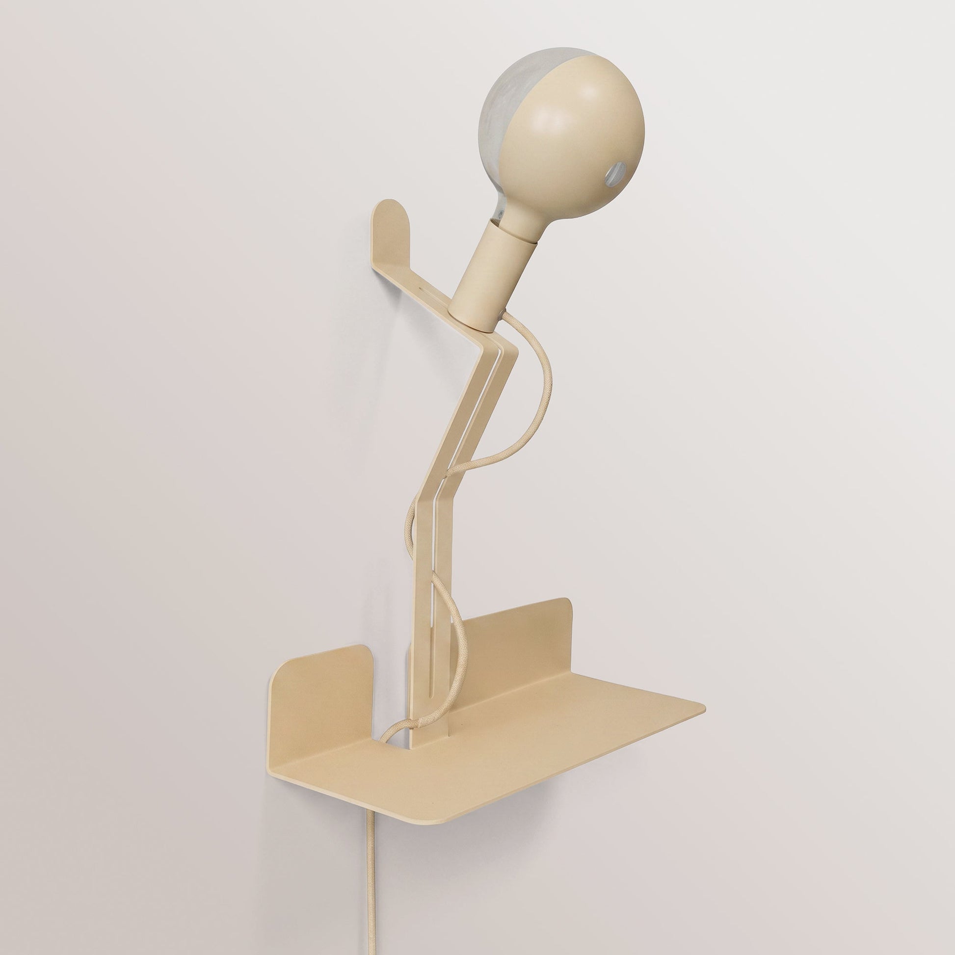 Lampada da parete con mensola e lampadina LED G125 verniciata - Murio Talia - Panna