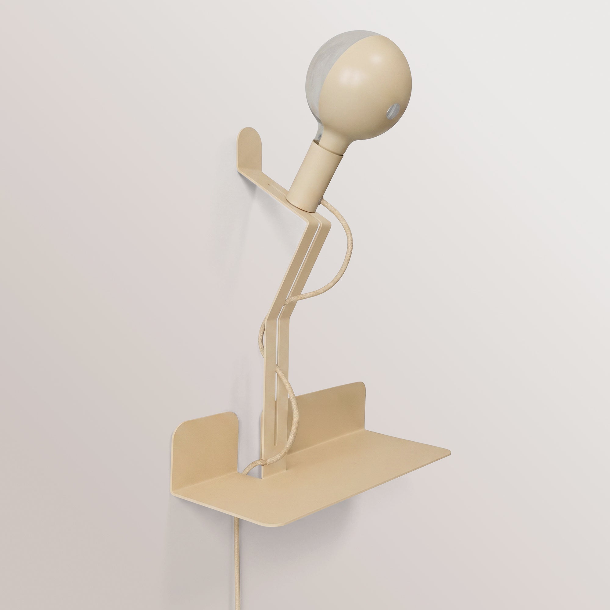 Lampada da parete con mensola e lampadina LED G125 verniciata - Murio Talia - Panna
