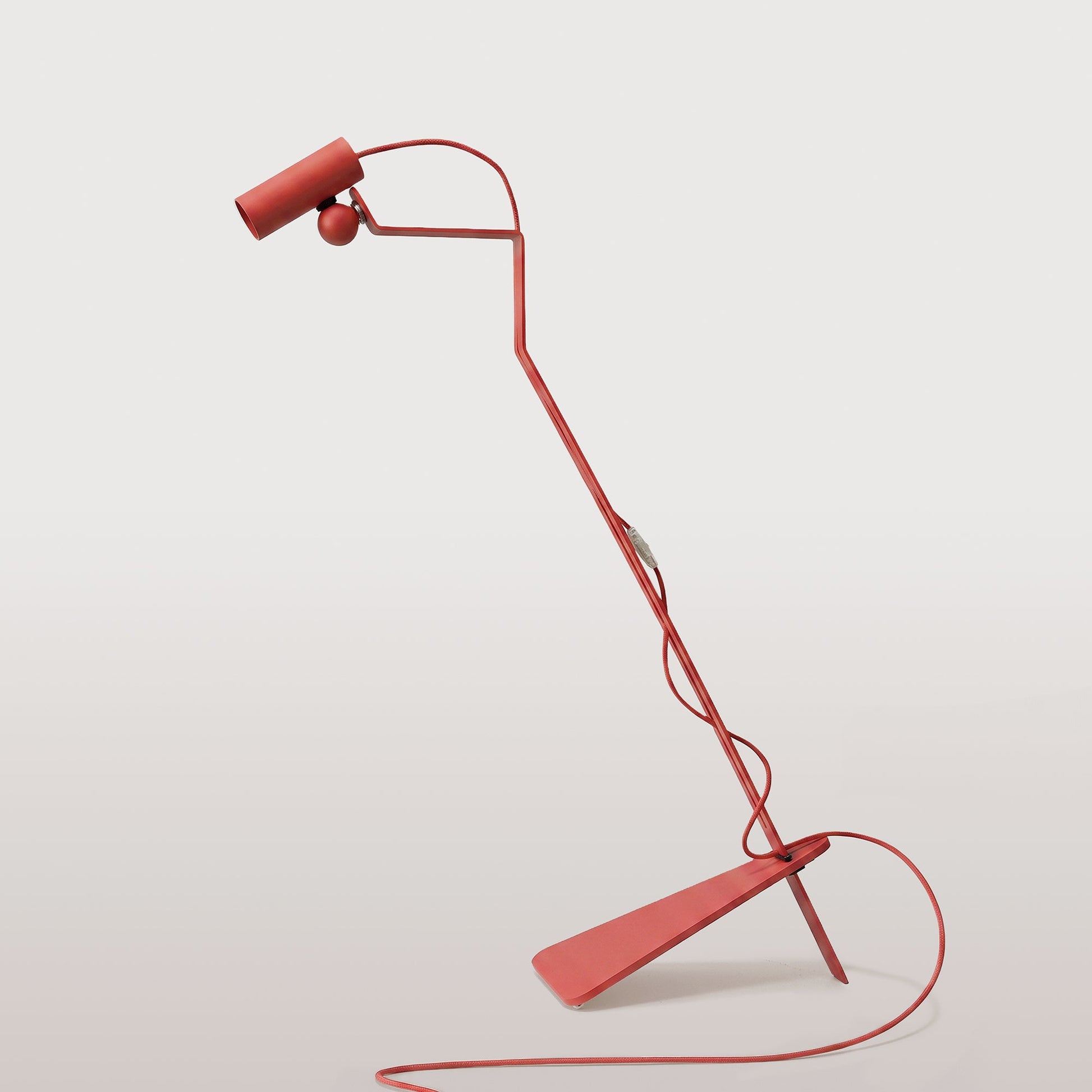 Lampada da terra inclinabile con faretto magnetico orientabile - Mario Tubo - Rosso