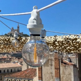 Creative-Cables osvetľuje strešnú terasu Ciel Rooftop v oáze spoločného bývania v Marseille 